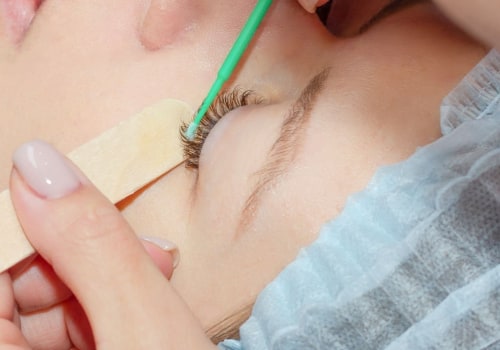 What Are the Risks of Removing Eyelash Extensions at Home?