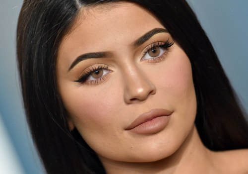Where Does Kylie Jenner Get Her Eyelashes Done? An Expert's Guide